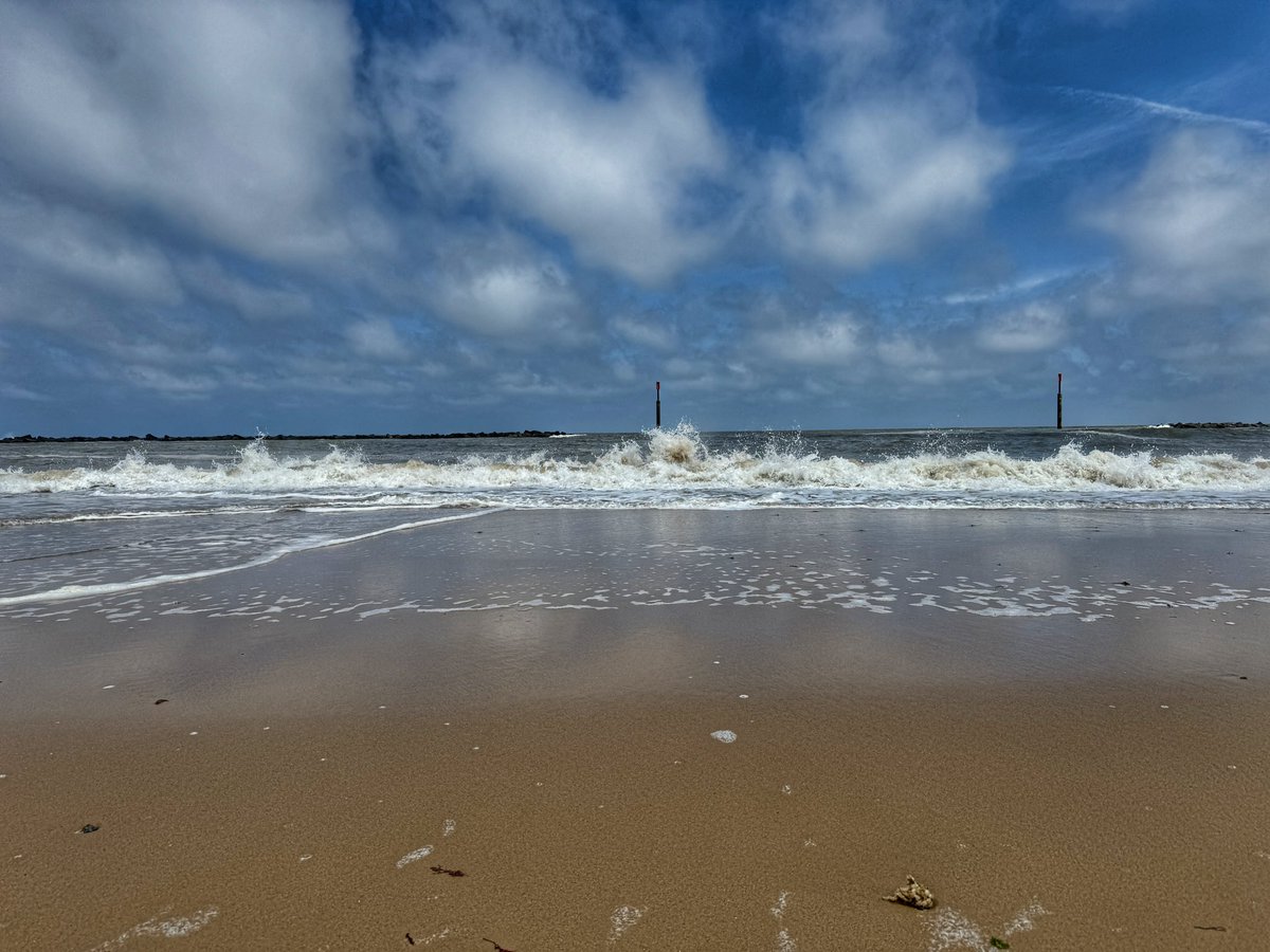 MyriadPhoto's tweet photo. What a cracking day to be at the coast. #Seapalling #Norfolk https://t.co/u9P7qO4J6u