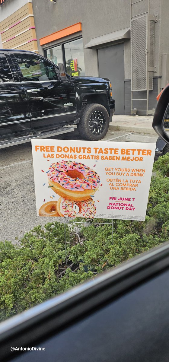 antoniodivine's tweet photo. Remember that #Friday June 7th, 2024 is #NationalDonutDay.
#FreeDonuts Taste Better At @dunkindonuts Las donas #gratis saben mejor!
I love each & every team member of this #DunkinDonuts at @CityofMiami @MiamiDadeCounty store #349476
6790 SW 8 ST. Thanks Marilyn, Mabel & gang! https://t.co/6nO9vd6P45