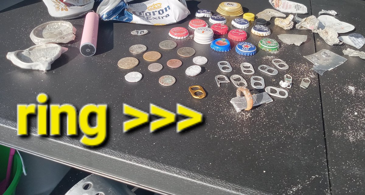 BeachMetalDicks's tweet photo. #inmyscoop this morning. #treasure #junk #ring #gold #pulltab #found #today #beachmetaldetectives https://t.co/1Q1i3xA4EC
