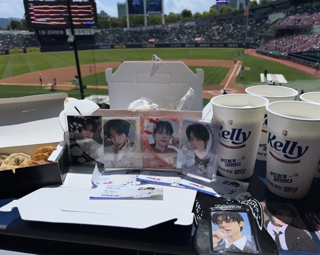 zzuniware's tweet photo. 쭈꾸미들끼리 만나면
뒷풀이는 항상 쭈도로 간다는거얌...^^
+@pea0826

#최연준_맛집1등어디야
#범규야_제발_한입만_먹어봐 https://t.co/Gsik23kckj