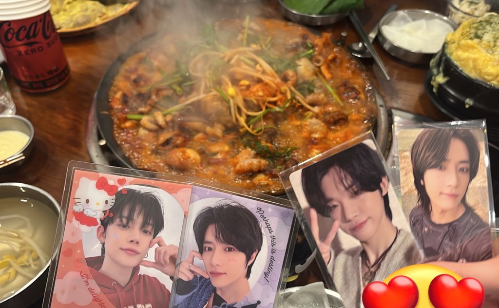 zzuniware's tweet photo. 쭈꾸미들끼리 만나면
뒷풀이는 항상 쭈도로 간다는거얌...^^
+@pea0826

#최연준_맛집1등어디야
#범규야_제발_한입만_먹어봐 https://t.co/Gsik23kckj