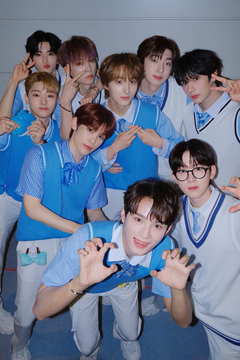 XODIACOfficial's tweet photo. [📸]

6월의 시작을 함께해 준 쏘블리⚾🩵
처음으로 해본 도쿄 팬사인회도 즐거웠어요🫂

#XODIAC #소디엑 #XOULDAY #HEYDAY  #XODIAC_XOULDAY  #XODIAC_HEYDAY https://t.co/e0HDWEM7l1