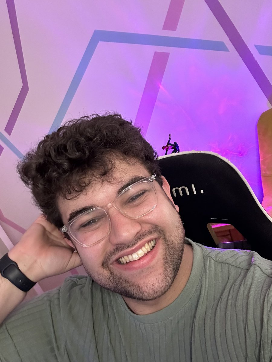 GaymerKs's tweet photo. It’s been a long time coming but… IM BACK! Live on twitch now 👀 https://t.co/RqvDZ0nSG0