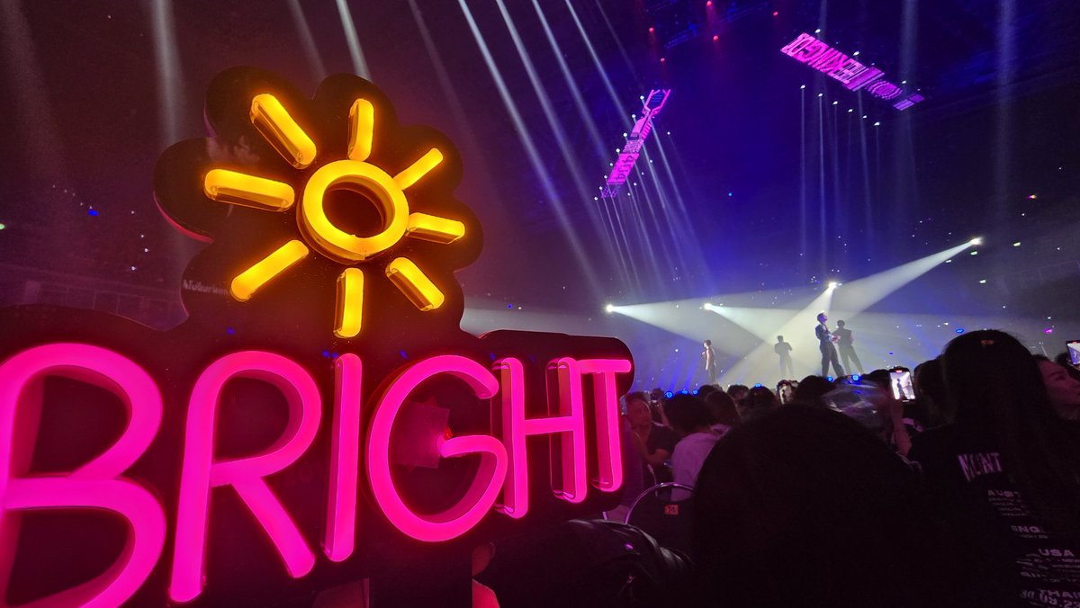 BrightTrending's tweet photo. We will support your dream @bbrightvc 
Bright x KingDomsCC Day2
#TheKingdomsConcertxBRIGHT_Day2
#TheKingdomsConcertxBright
#TheKingdomsConcert_D2
#TheKingdomsConcert
#bbrightvc @bbrightvc https://t.co/ZWBuDEUCcD