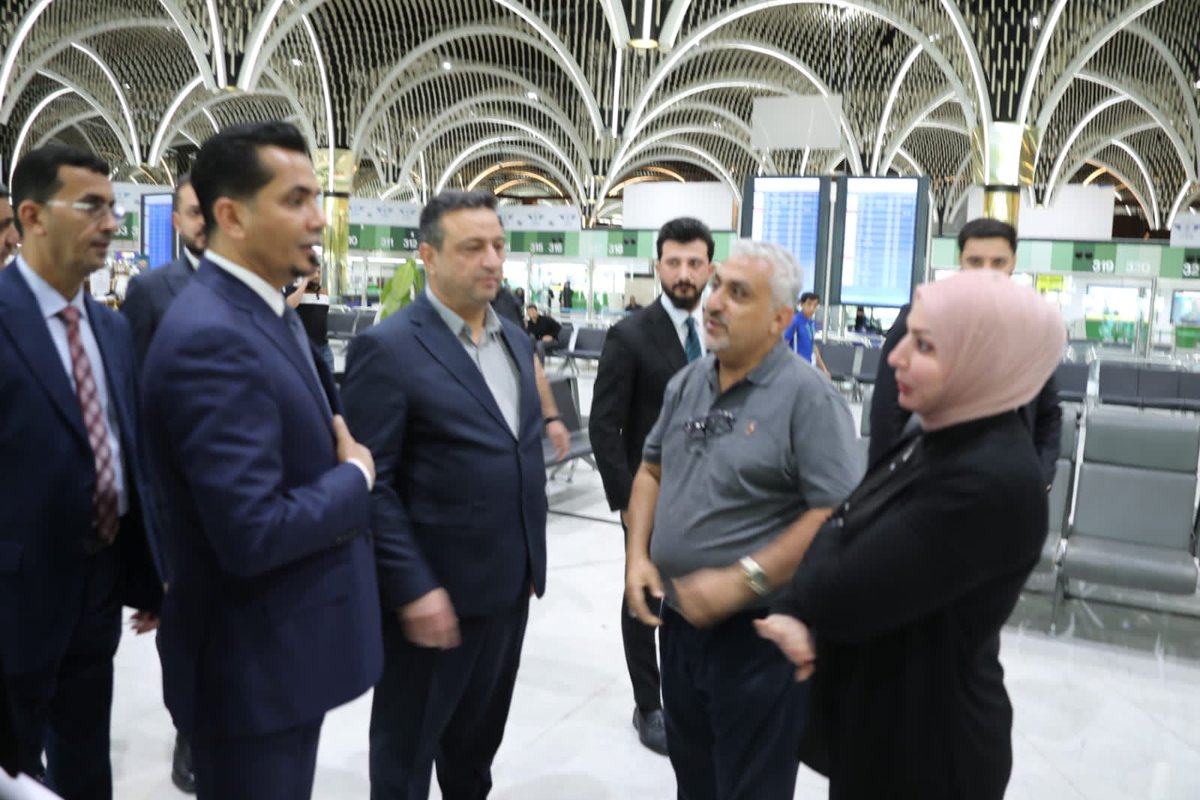 BaghdadInt's tweet photo. وزير النقل الأستاذ رزاق محيبس السعداوي يجري ، اليوم الاحد، جولة تفقدية في مطار بغداد الدولي، لمتابعة مستوى الخدمات المقدمة للمسافرين وعمل التشكيلات داخل المطار.
__________
إعلام مطار بغداد الدولي
2/حزيران/2024 https://t.co/kZtw3QD8pE