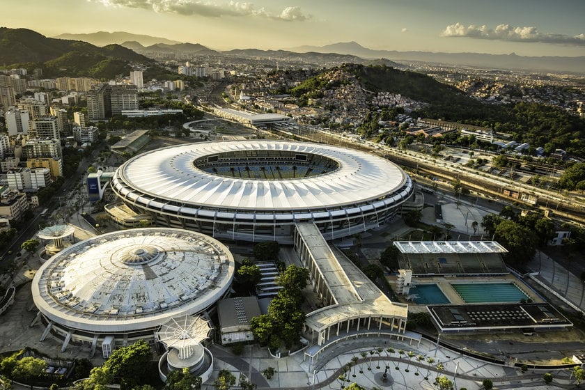 NewsAlmirantee's tweet photo. ATENÇÃO! Tomem cuidado com os locais e os transportes que vocês vão utilizar na ida ao Maracanã.

Relatos de brigas em alguns pontos da cidade. https://t.co/NBcmwDFRCn