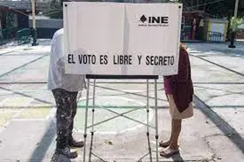 AntequeraDiario's tweet photo. El llamado es unánime, tenemos que acudir a las urnas a emitir nuestro voto en un ejercicio democrático pero sobre todo como una obligación ciudadana.
Independientemente de su inclinación política es necesario que todos ejerzamos nuestro derecho al voto
https://t.co/dlNPIgyNsG https://t.co/dFO0gZ8Jah