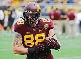 GopherHole's tweet photo. #Gophers season opener is only 88 days away!! We see you #88 @williams_maxx!! https://t.co/MrCnCBu6lC https://t.co/rOTaK6Qya9