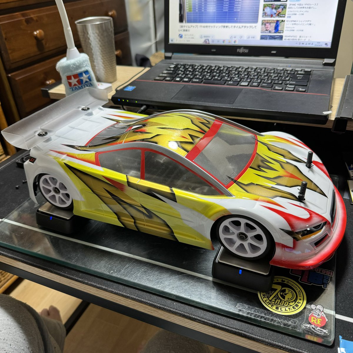 tooriame_rc's tweet photo. 今夜はTC10/3の重量を合わせてみました。
思ったよりバランスよく調整できました😄
余ってるボディポストがカッコ悪いのでちゃんと切ろ😅
#AXON #TC103
#スピードキングツアー https://t.co/3sQAL2tIJA