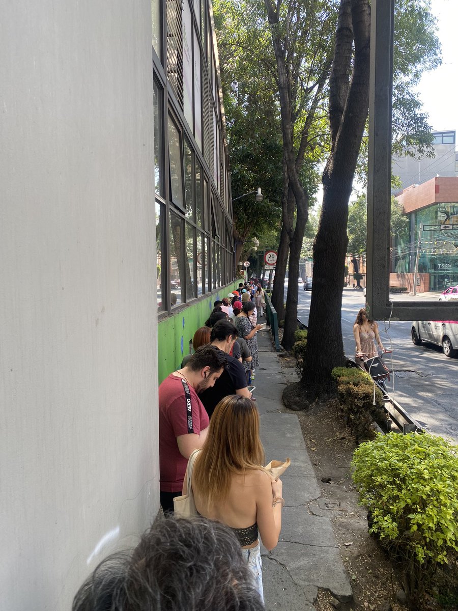 beltrandelrio's tweet photo. Tremendas, las filas para votar. Se augura una gran participación. Ojalá que así sea 🇲🇽🇲🇽🇲🇽🇲🇽🇲🇽 https://t.co/QkBNLvAMjI