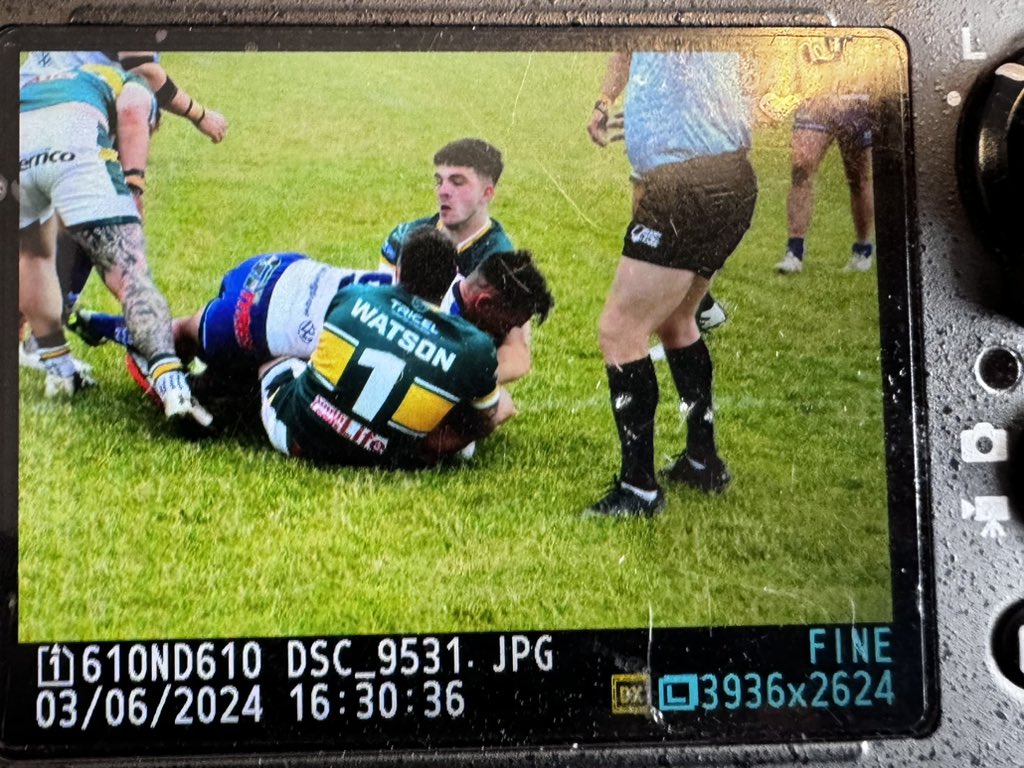 4020pix's tweet image. It’s so important to have decent referees. No ref no game but bloody hell.  Come on. #notry