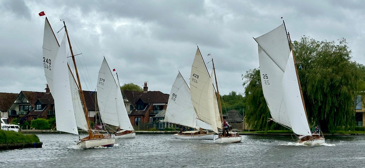 DEdleston's tweet photo. Start of the 2024 Three Rivers Race on the River Bure at Horning yesterday   #3RR2024 https://t.co/bbF89xEROU