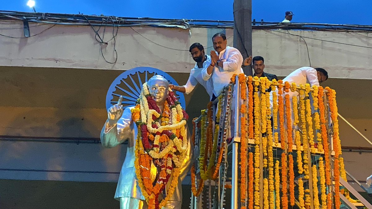 VenkatBalmoor's tweet photo. ట్యాంక్ బండ్ పై ఘనంగా తెలంగాణ రాష్ట్ర ఆవిర్భావ దశాబ్ది ఉత్సవాలు.

జ్యోతిప్రజ్వలన చేసి ఉత్సవాలను ప్రారంభించిన గవర్నర్ రాధాకృష్ణన్ గారు, సీఎం రేవంత్ రెడ్డి గారు. https://t.co/w7GCn4uEl5