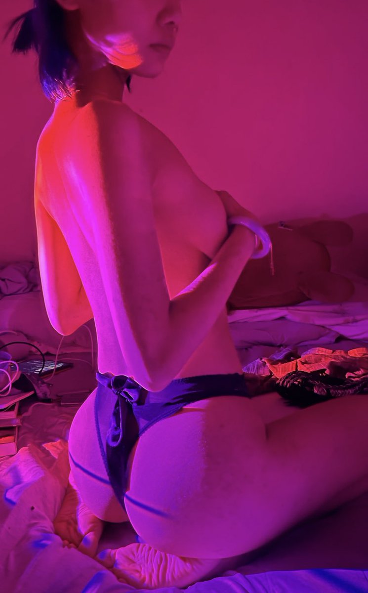 開個玩笑跟風而已抱歉嚇到大家😂
半瓶酒就會醉的我不會碰的 😌❤️大家放心 https://t.co/EGq3QYsdDL