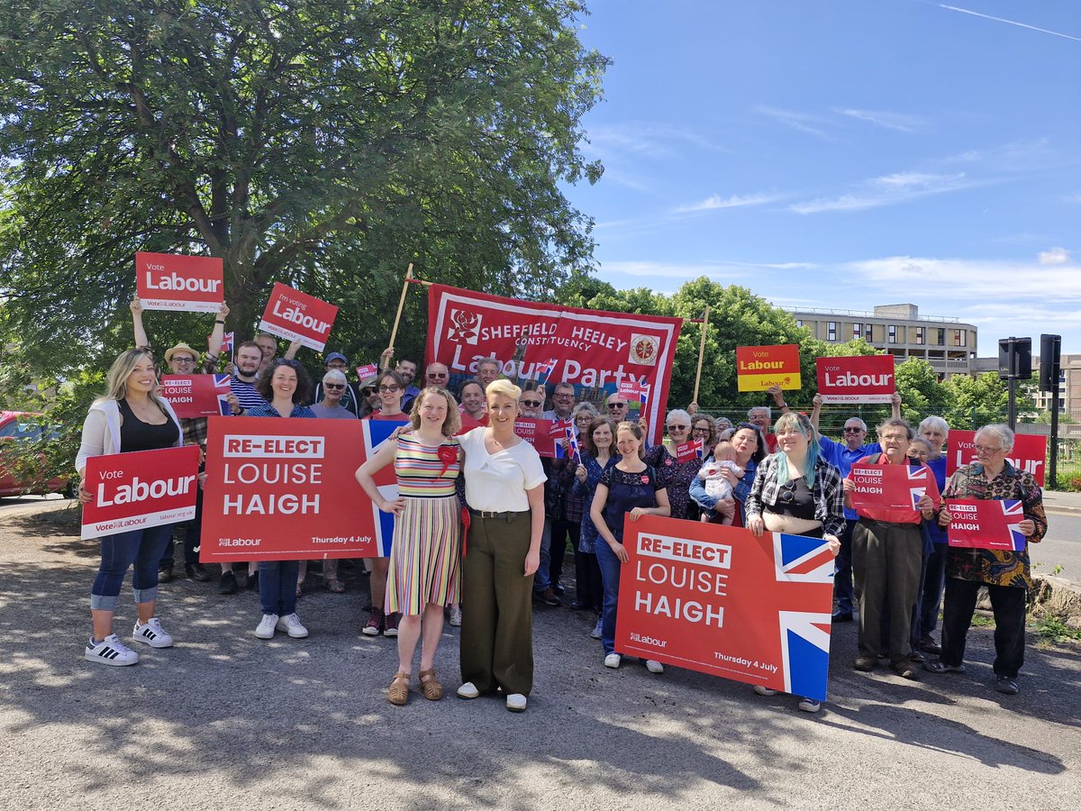 LouHaigh's tweet image. Thanks to @HeeleyLabour members longstanding and brand new for coming out in the 🌞 to launch our campaign in Manor Castle today 🌹