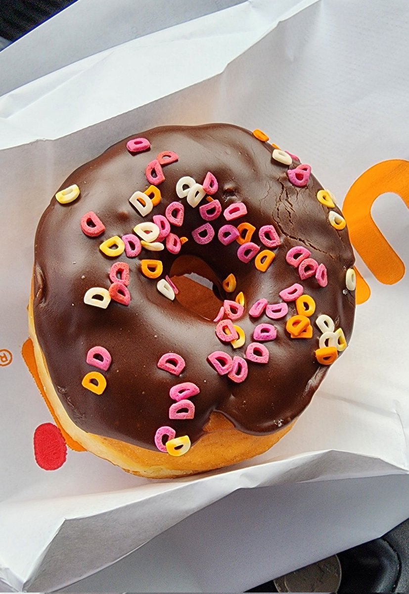 raysontheroad1's tweet photo. Does anybody else's Dunkin' have little D's?  I have only ever seen these sprinkles at this location.  @dunkindonuts #donuts #sprinkles #dunkinrun #americarunsondunkin https://t.co/Rzbt6x5RpZ