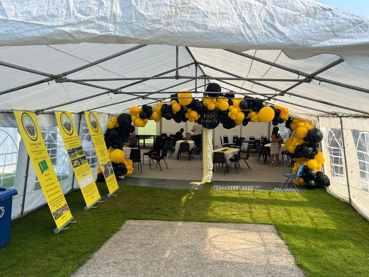 roberthichens1's tweet photo. What a day, 60 youth and two adult teams all in one day. Now have a new under 15s team at the club. They was welcomed on the day to hand over the new kit. Now over 80 youth players at the club in 3 years. Time to start building works at port, #onemoreport https://t.co/YLzASsX6F2