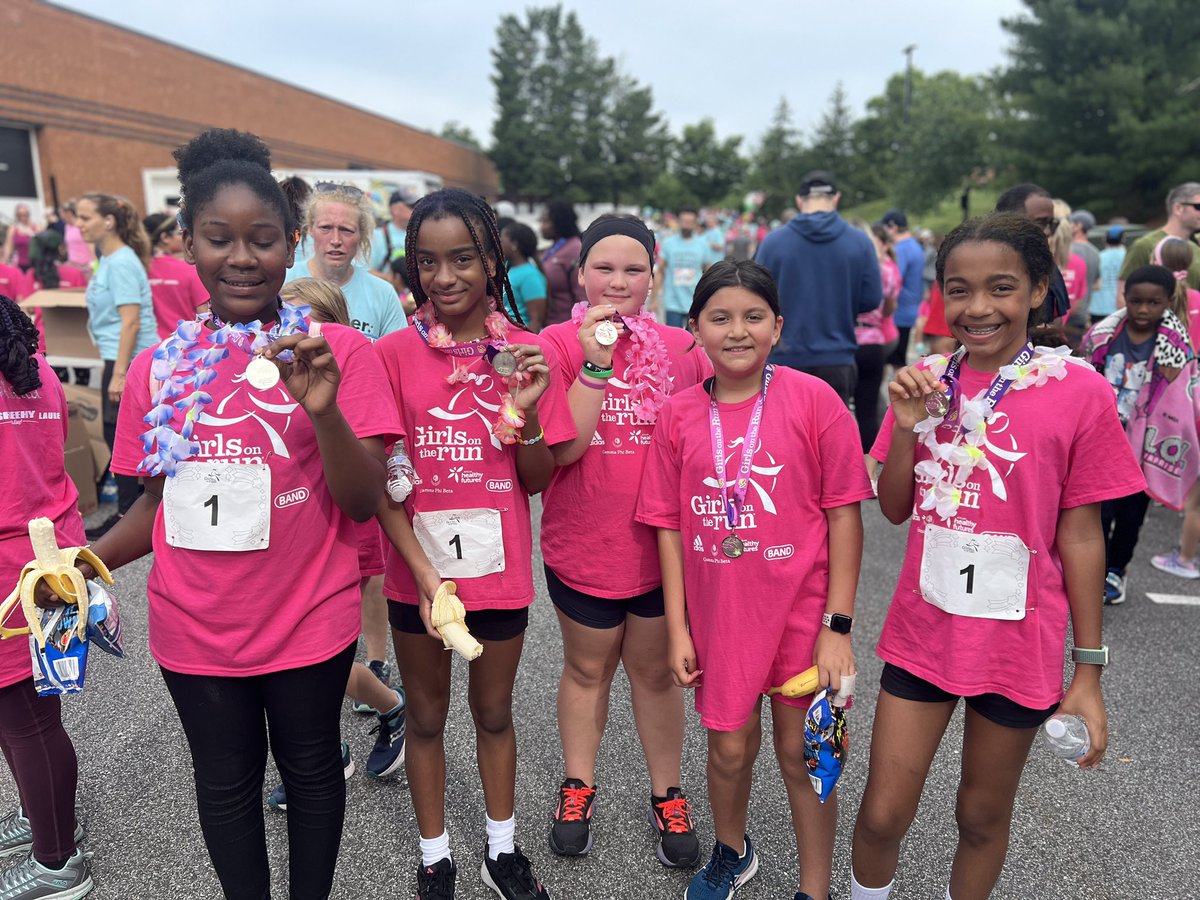 Emily__Petersen's tweet photo. Our @hcpss_sfes Girls on the Run team did amazing job at today’s 5K! I am proud of our girls and grateful for our entire village! @GOTRcentralmd https://t.co/4LU0XzLDUD