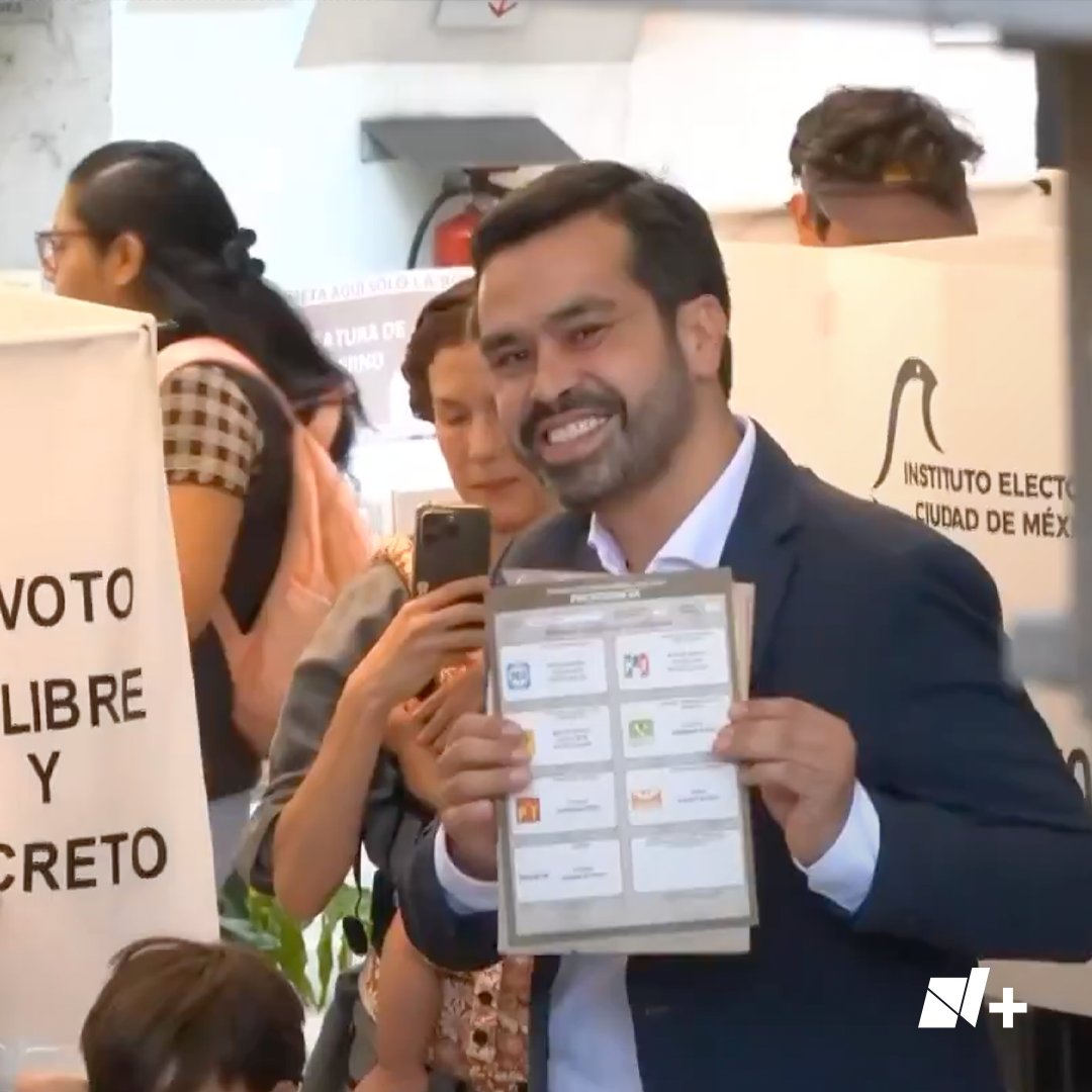 LBallesterosM's tweet photo. @AlvarezMaynez en estos momentos. El voto es libre y secreto :).

🇲🇽 https://t.co/GgDSVnuiDa