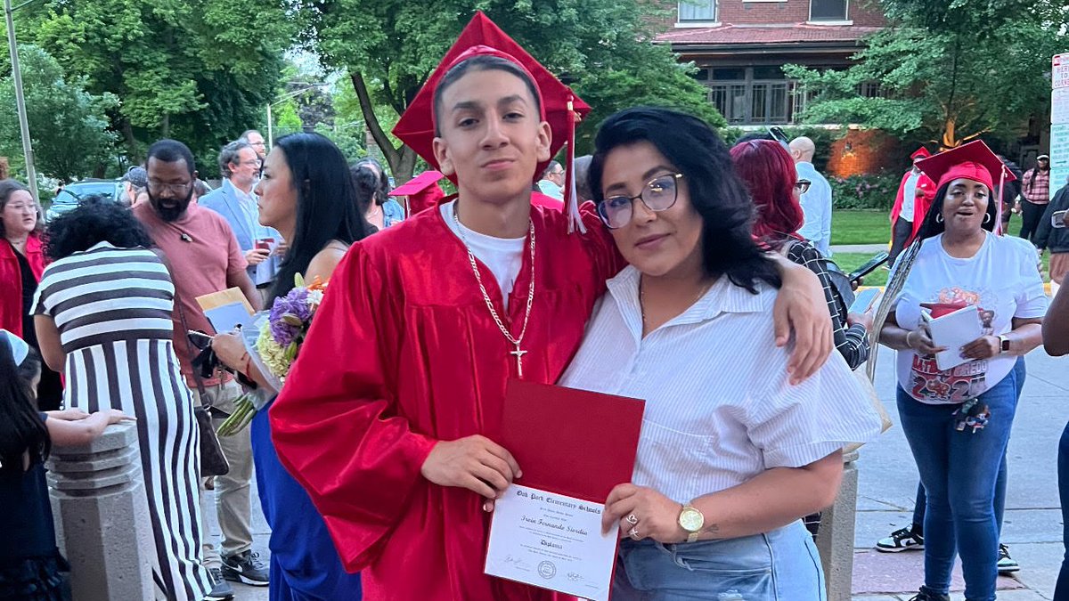 OakPark97's tweet photo. 🎓 Congratulations to the Julian Middle School Class of 2024! 🎓

Friday, we celebrated the hard work and dedication of these incredible Julian Jayhawks. They've grown and achieved so much, and we couldn't be prouder of each and every one of them. ❤️ https://t.co/cLvvYg5P72