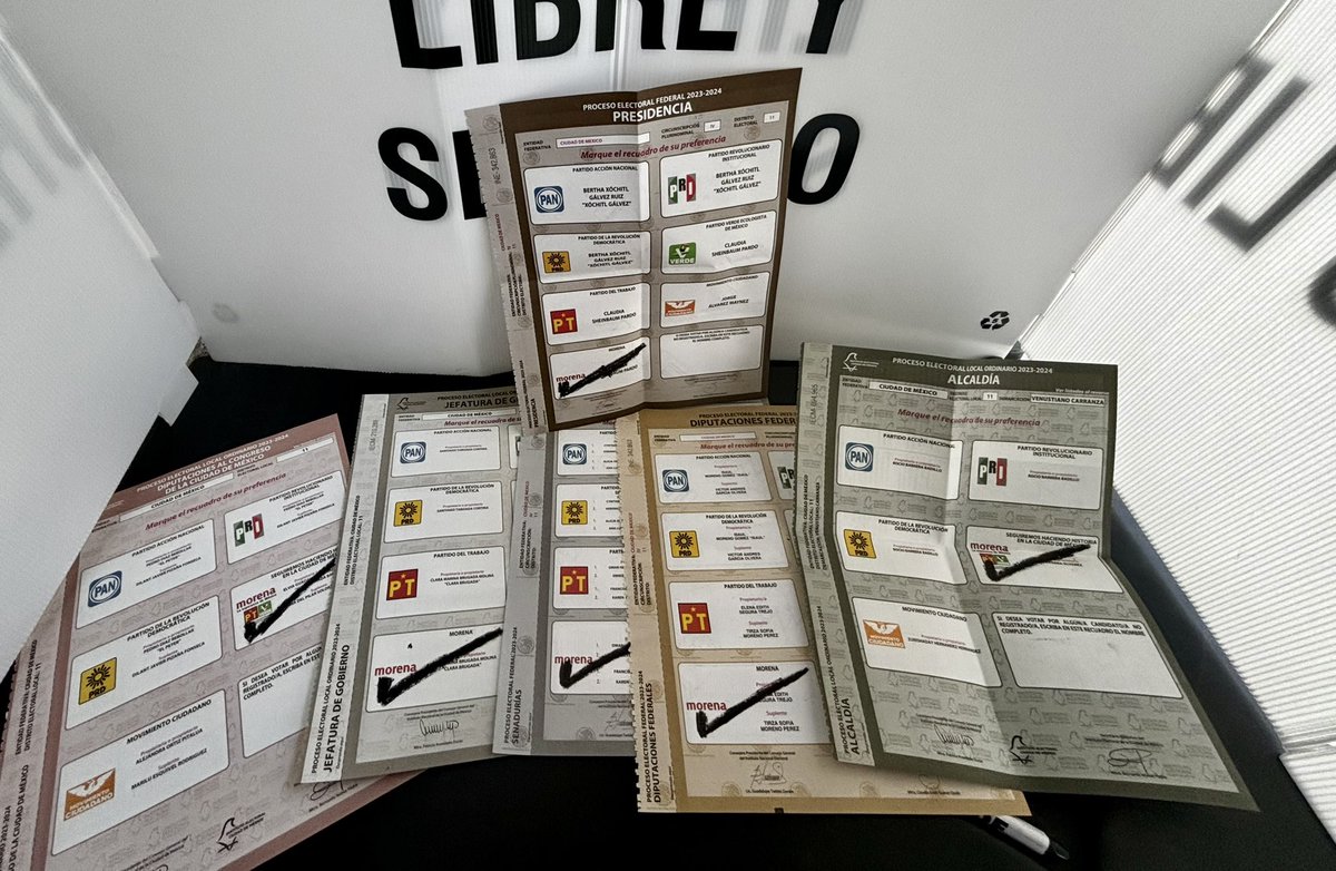 ¡YA VOTAMOS! ❤️‍🔥

Por la Primera Presidenta que tendrá México, por el Plan C y porque siga la transformación. 

Y un mensaje para el Comandante <a href="/lopezobrador_/">Andrés Manuel</a>: 

“AMLO, diste todo por México. Las juventudes daremos todo por <a href="/Claudiashein/">Claudia Sheinbaum Pardo</a>” ♥️

#AmorConAmorSePaga