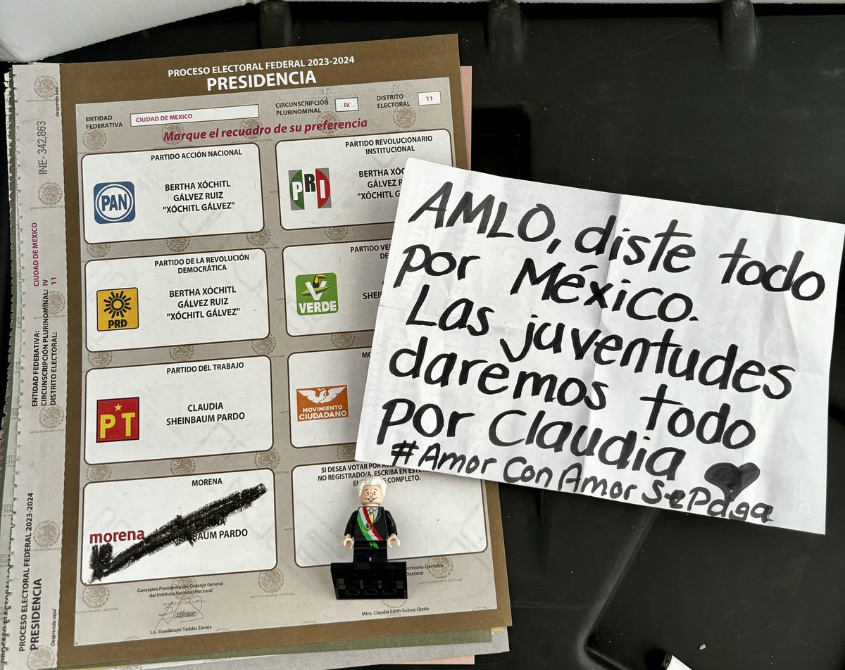 Rocha4T's tweet photo. ¡YA VOTAMOS! ❤️‍🔥

Por la Primera Presidenta que tendrá México, por el Plan C y porque siga la transformación. 

Y un mensaje para el Comandante @lopezobrador_: 

“AMLO, diste todo por México. Las juventudes daremos todo por @Claudiashein” ♥️

#AmorConAmorSePaga https://t.co/YbShLj3Ct5