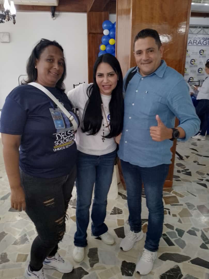 Yandir_PCD's tweet photo. Desde #Aragua el compañero #MarioRodriguez miembro de la Dirección Nacional del @PCD_Venezuela junto a mi líder de @EnCiudadanoVzla  @delsasolorzano  en su gira en el estado Juramento comanditos junto al @ConVzlaComando  Juntos vamos a #GANAR 

@MariaCorinaYA @MtClavijo https://t.co/bufzg7f5w8