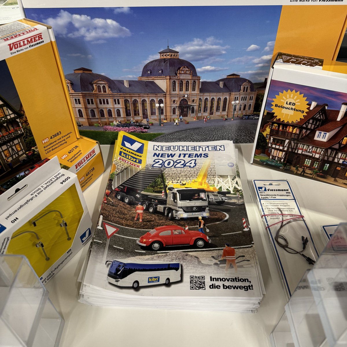 JModelisme's tweet photo. 🏠 Arrivage Kibri, Vollmer, Viessmann.

Cliquez-ici 👉 https://t.co/XTCZSXkeiP

#Kibri #Vollmer #Viessmann #ModélismeFerroviaire #TrainMiniature https://t.co/u51QXMNMrg