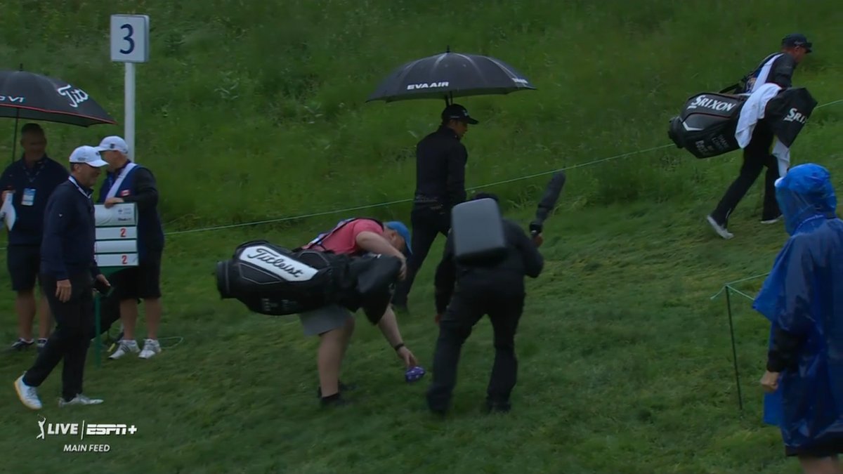 pmcdonaldCBS's tweet photo. Fluff took a spill on the third hole and is unable to continue caddying, so C.T. Pan called a fan out of the bullpen to carry the sticks the rest of the day. Absolutely incredible. https://t.co/QNSGJOFEJi