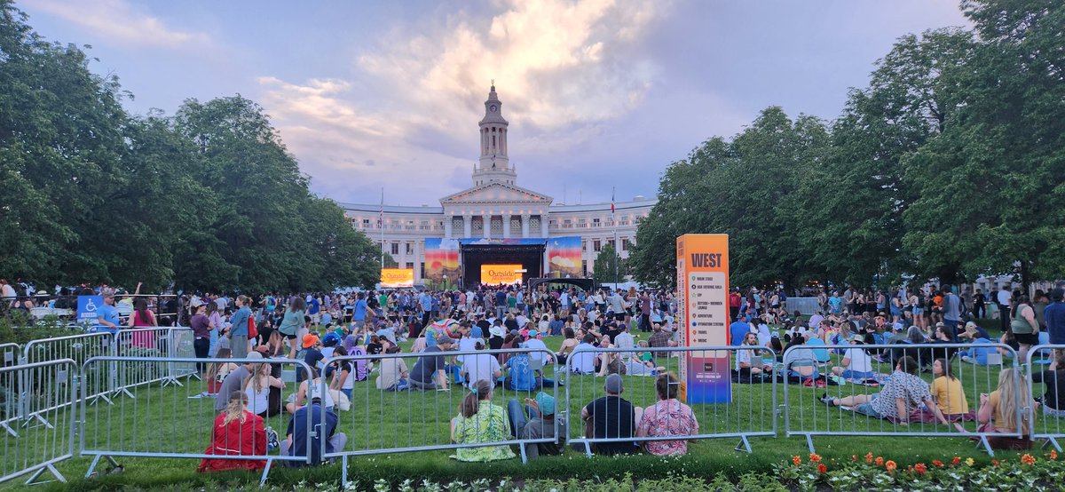 KOAJeana's tweet photo. Day 1 of @outsidemagazine's #OutsideFestival at @CityofDenver's Civic Center Park! What a great day of live music on top of vendors, speakers, and experts who enjoy & appreciate everything Colorado's outdoor lifestyle has to offer.
Let's go Day 2! 🌞🥾🎶 https://t.co/jmYJipNa6F https://t.co/e1QlwbXRow
