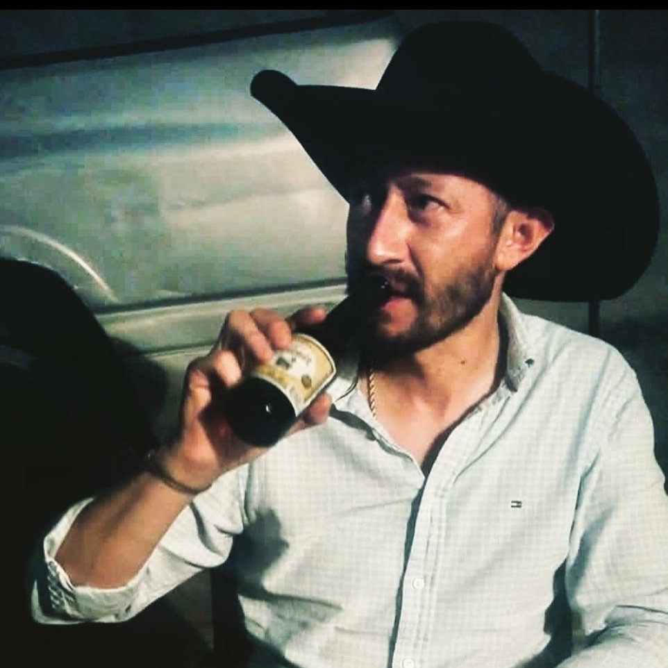 urieluz's tweet photo. #NuevaFotoDePerfil https://t.co/wYJO80WIe7