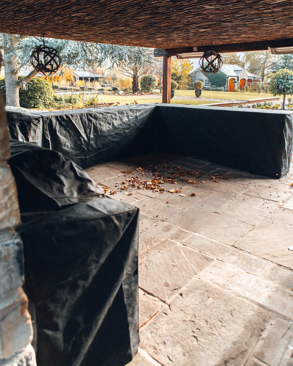 Time to enjoy your garden this summer and next! 
Protect your investment with our tailor-made, waterproof, and breathable garden furniture covers. Perfect for new garden furniture.
Shop Now: ow.ly/rO1Q50S2jxB
#OutdoorLiving #GardenFurniture #FurnitureProtection