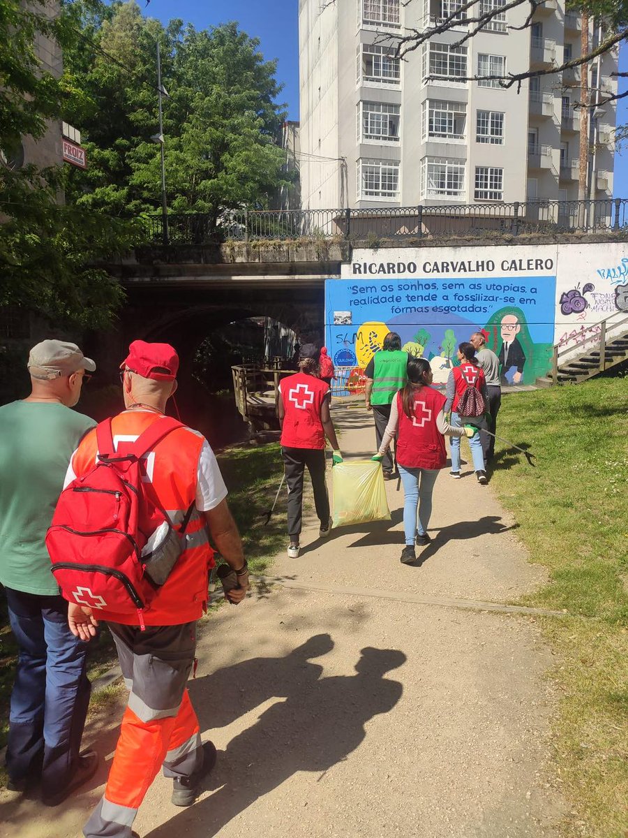 cruzvermella's tweet image. Aprovechamos fin de semana soleado en Galicia para sumarnos a &quot;1m2 contra la #basuraleza&quot; del #ProyectoLIBERA, de SEO/BirdLife en alianza con Ecoembes. La gran recogida colaborativa para liberar la naturaleza de residuos abandonados, desarrollada en diferentes puntos de Galicia.