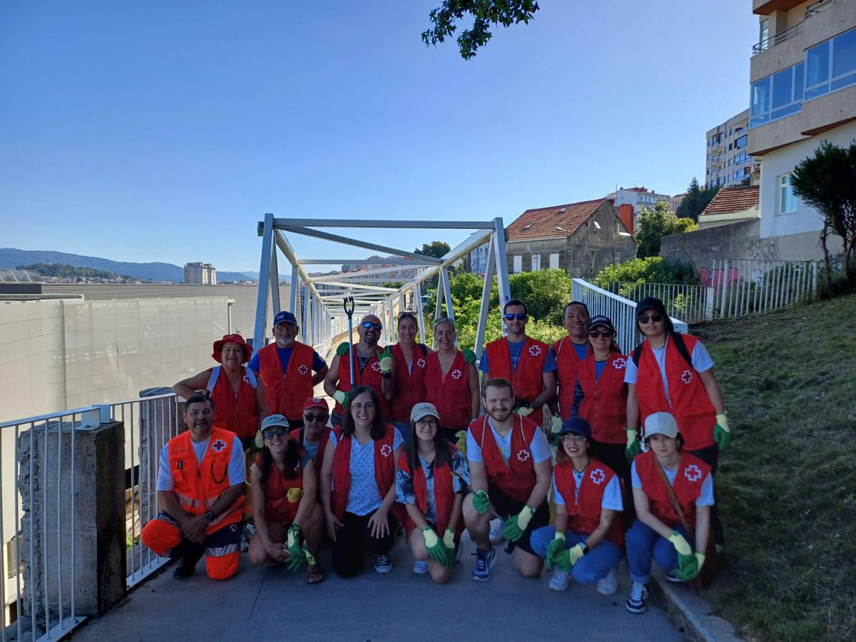 cruzvermella's tweet image. Aprovechamos fin de semana soleado en Galicia para sumarnos a &quot;1m2 contra la #basuraleza&quot; del #ProyectoLIBERA, de SEO/BirdLife en alianza con Ecoembes. La gran recogida colaborativa para liberar la naturaleza de residuos abandonados, desarrollada en diferentes puntos de Galicia.