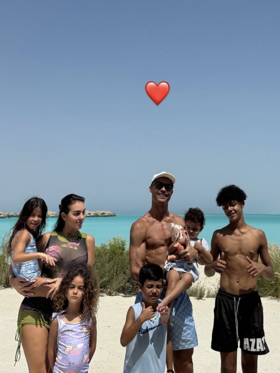 قورجس tweet media