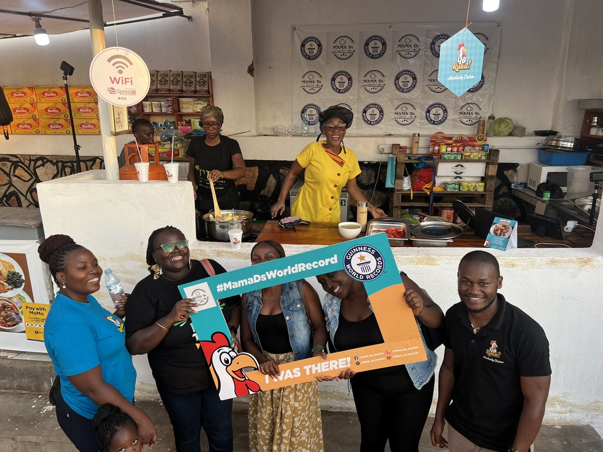 EdgarMugisha9's tweet photo. Appreciation post🫶🙏

Day 2 of the Cookathon is powered by the undeniably fresh @yokuku_ug 🍗🔥

We’re eating chicken till we drop!😂

#MamaDsWorldRecord #YoKukuIsHere https://t.co/bgJ6I5N5GG