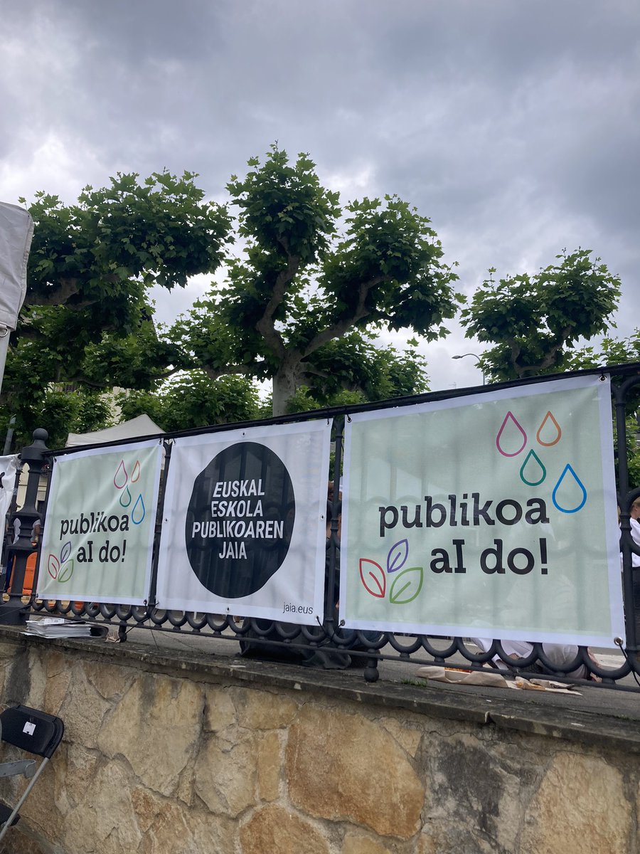 Alhe_taldea's tweet photo. Alhe ere, Eskola Publikoaren alde! 
Giro ederra Ordizian. Publikoa aI do.
#EuskalEskolaPublikoarenJaia @urdanetahi @urdanetarrak @EEPJaia https://t.co/U7yeXzcIPL