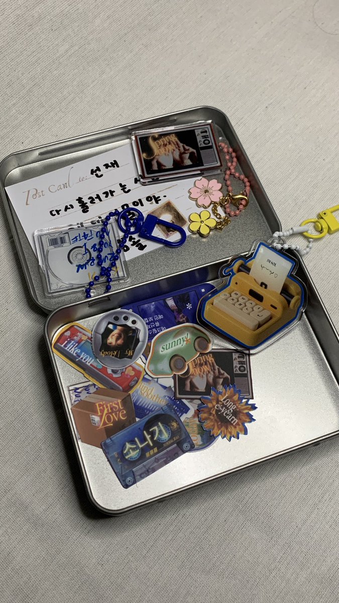 poparcde's tweet photo. ミ★ 𝘭𝘰𝘷𝘦𝘭𝘺 𝘳𝘶𝘯𝘯𝘦𝘳 𝘵𝘪𝘮𝘦 𝘤𝘢𝘱𝘴𝘶𝘭𝘦! ★彡

📦 pre order: 2-9 June ☆
🛒 order through https://t.co/6ckDukxgdM
🏷️ price and catalogue ;
https://t.co/Tzu6f6eAEP

˗ˏˋ🕹️☆🎮ˎˊ˗  [welcome us home!] https://t.co/6dkA1sjI1b
