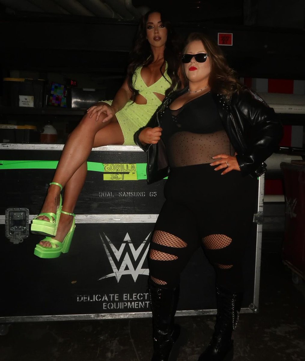 Double WWE champ energy ⚡️
