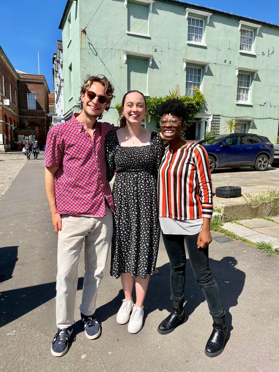 Lucy Warren tweet media