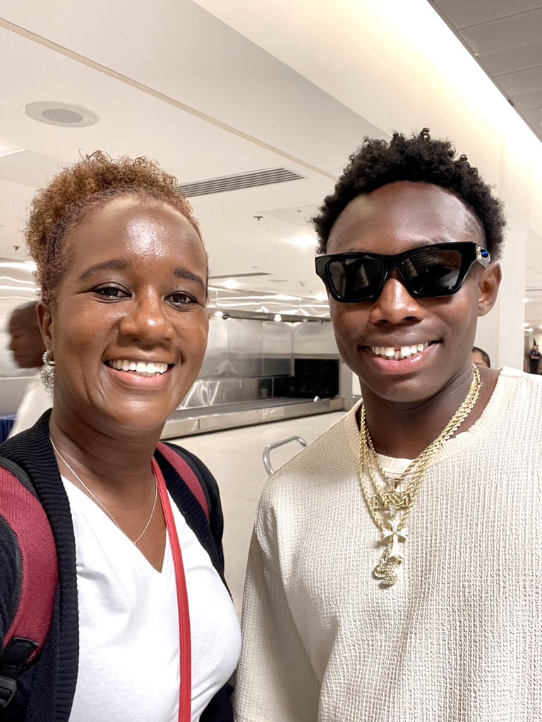KleoBell's tweet photo. Chat to mi nice 🤪 real fan girl behavior enu. Jaydon Hibbert aka @_wunderkid__ 17.75 #WorldLead https://t.co/9BYWED5k1a