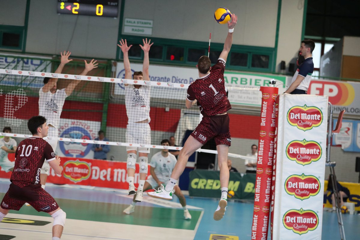trentinovolley's tweet photo. 🏐📸 | GALLERY LIVE
➖
Le immagini del match della Finale di Junior League in corso di svolgimento ad Ozzano dell’Emilia
(✒️ Marco Trabalza)
➖
#⃣ #delmontejunior
#⃣ #trentinonelcuore https://t.co/IA82iHcKsA