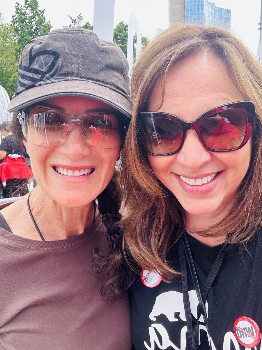 ShariStLouis1's tweet photo. ⁦Canadians saying No to the WHO  - we knew you were with us ⁦@MaximeBernier⁩ 💜⁦@DJSpeicher⁩ ⁦@JasonKristof⁩ ⁦@LauraLynnTT⁩ ⁦@ezralevant⁩ ⁦⁦@HealthHibberd⁩ https://t.co/9FwKhr768n