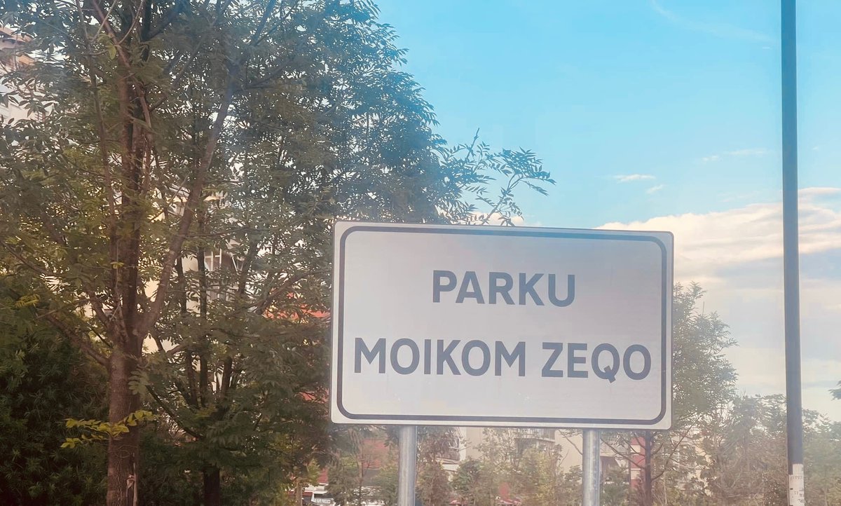 MoikomZeqo's tweet photo. Nesër në orën 10.00, në datën e lindjes së Moikomit, Bashkia Durrës organizon ceremoninë për vënien e emrit Moikom Zeqo në parkun e hyrjes në Durrës, përballë Stacionit të Trenit. https://t.co/Pzh9R2nIRR