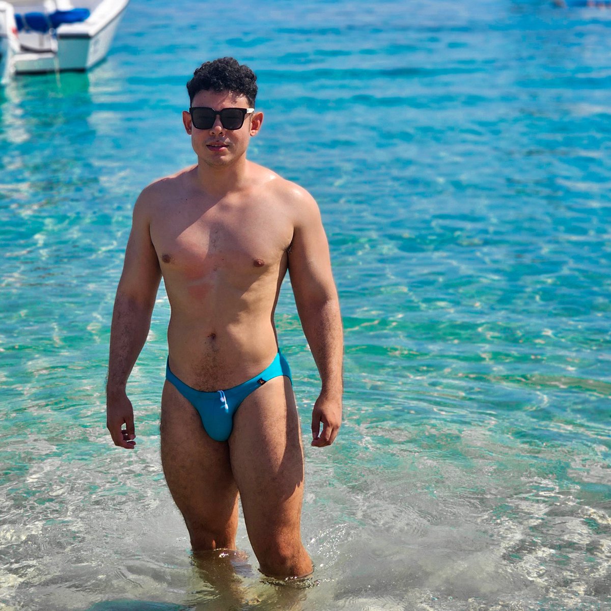 ユスレン tweet media