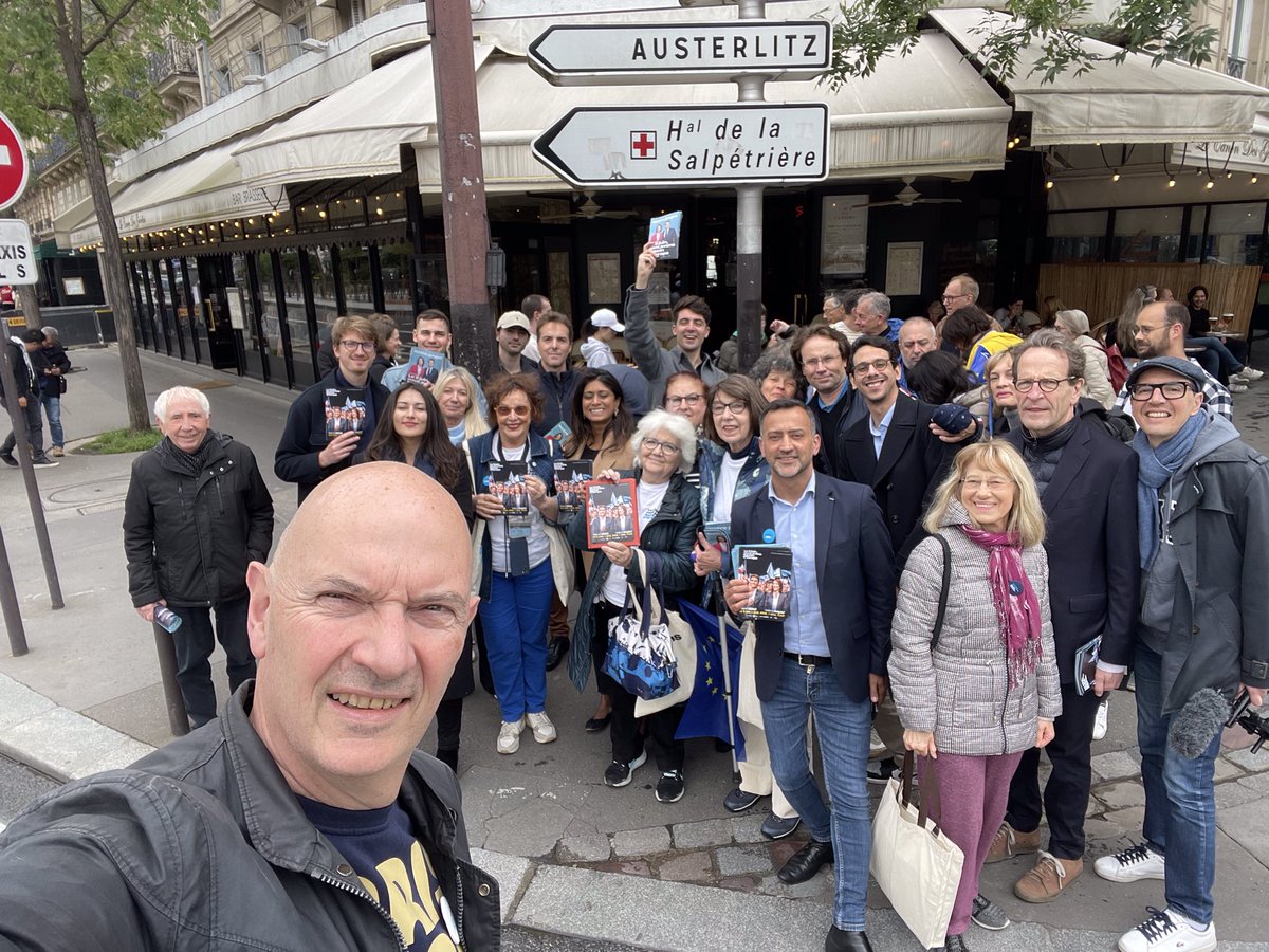 Dernier week-end de campagne pour <a href="/ValerieHayer/">Valérie Hayer</a> et @BesoindEurope . Les militants <a href="/Renaissance/">Renaissance</a> <a href="/MoDem/">MoDem</a> <a href="/HorizonsLeParti/">Horizons</a> <a href="/PartiRadical/">Parti Radical</a> et <a href="/UDI_off/">UDI</a> gonflés à bloc pour la dernière ligne droite.
Il n’y a rien de joué. Jusqu’au 9 juin on discute, on débat et on convainc !