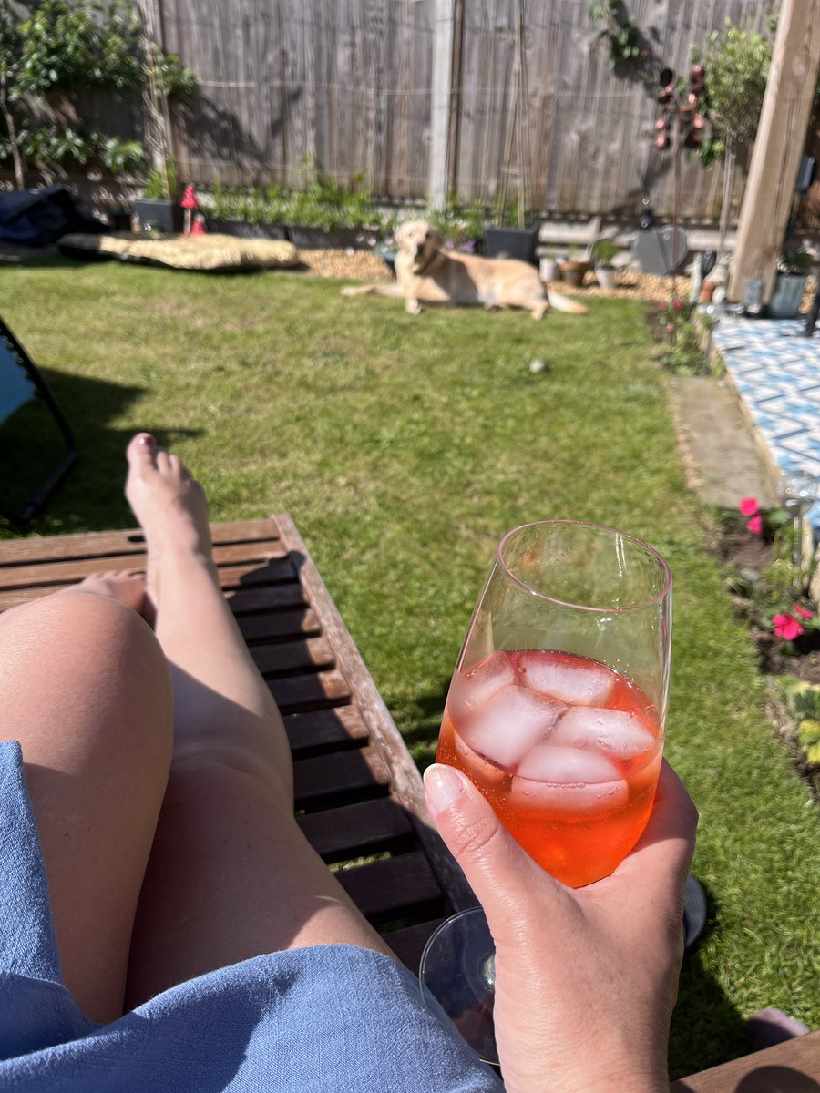 Claire 🥂🍾 tweet media