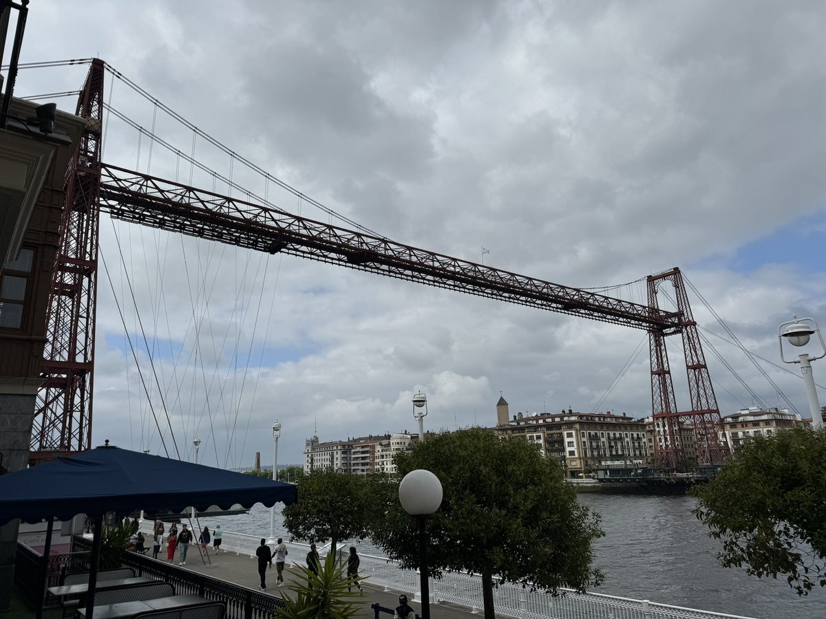 elcovacho's tweet photo. Puente colgante Portugalete. https://t.co/eHx7ILWf7V