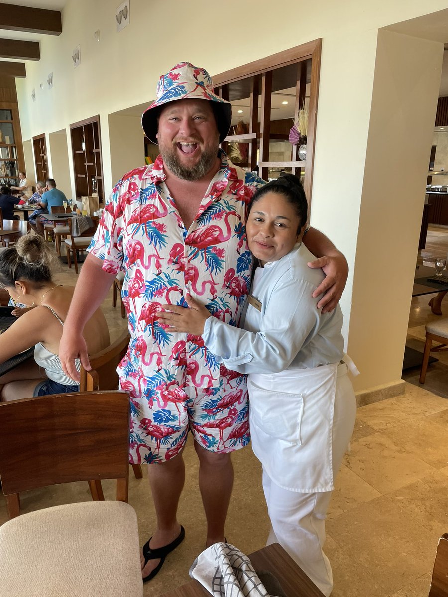 RaiderCoachB's tweet image. Day 5 Cancún Fit Check @WarriorsCoachK I’m not sure how to caption this so let’s have a caption contest! @NE8manFB 
👇Drop your caption below! 👇