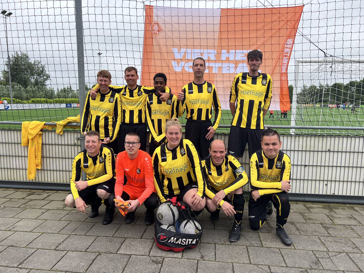 Over 14 dagen gaan we voetballen met dit G-team van <a href="/vfcvoetbal/">VFC Vlaardingen</a> tijdens de Special Olympics Nationale Spelen. Samen met de judoka’s, de hockeyers en de zwemmers uit #Vlaardingen, #Schiedam en #Maassluis zijn wij team #Waterweg  search.app/goRXr7otUyRzdG…